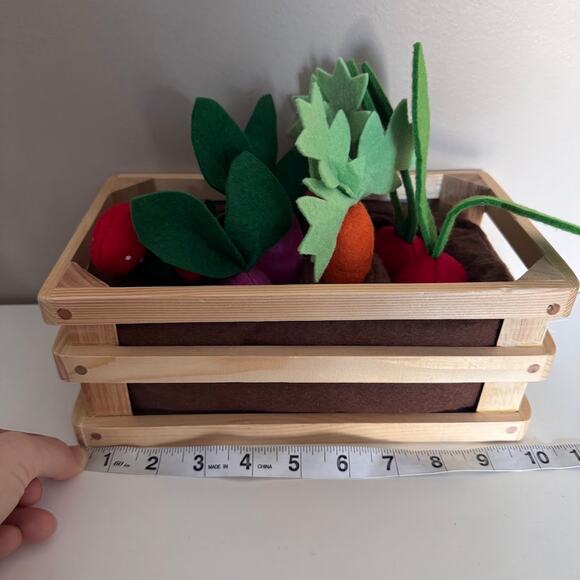 Pottery Barn Kids Soft Veggie Garden Set Pretend Play Fruit Vegetable Retired - Picture 4 of 5